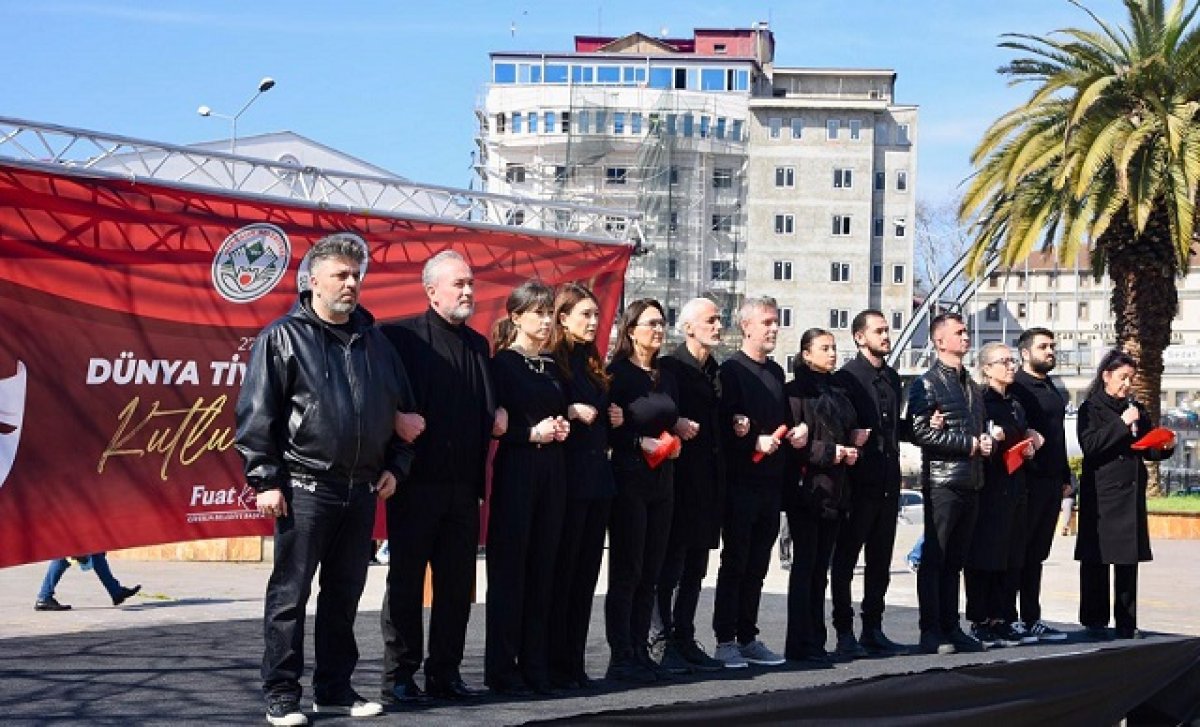 Dünya Tiyatro Günü Kutlandı