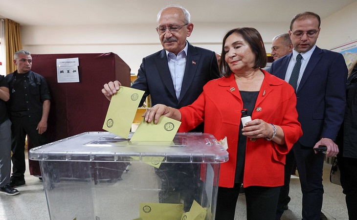 Kılıçdaroğlu Arjantin İlkokulu’nda Oy Kullandı